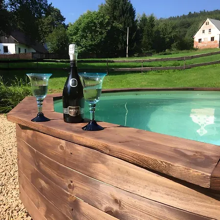 Holiday home Dum U Dvou Lip / The Two Lime Trees Javornik (Hradec Kralove)